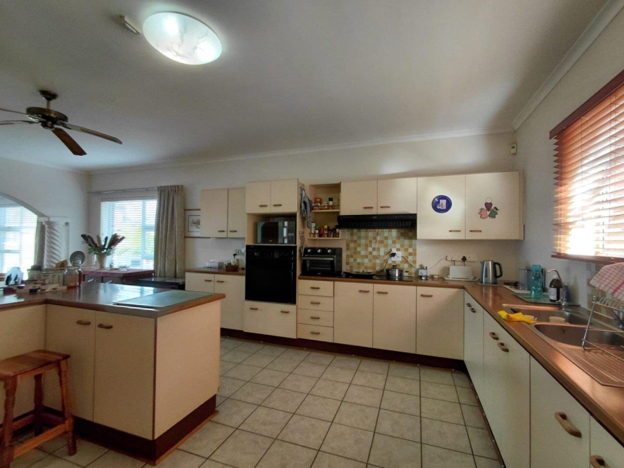 4 Bedroom Property for Sale in Wavecrest Eastern Cape